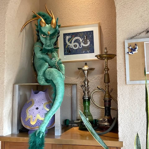 サロンの人気龍 エメラルド